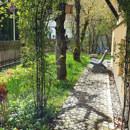 And Surrounded By Nature Apartamento Starnberg